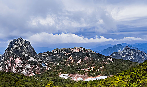 安徽省黄山市黄山风景区莲花峰自然景观