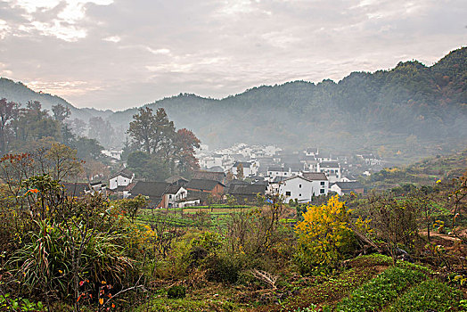 初秋清晨石城村