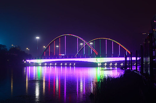 潍坊双彩虹桥夜景