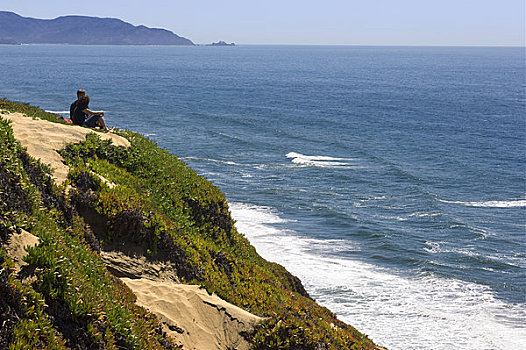 坐,夫妇,远眺,海洋,堡垒,旧金山,加利福尼亚,美国