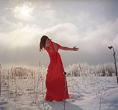 女人,红裙,冬天