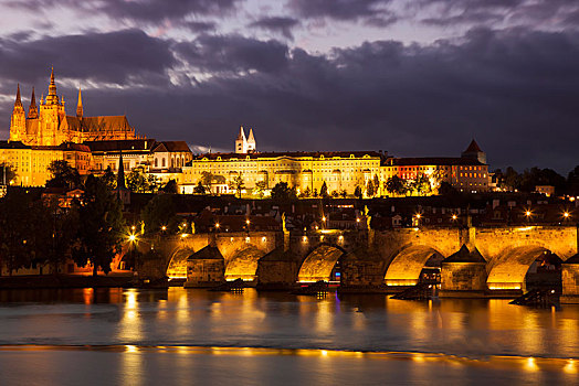 光亮,查理大桥,布拉格城堡,大教堂,晚上,云,气氛,布拉格,捷克共和国,欧洲