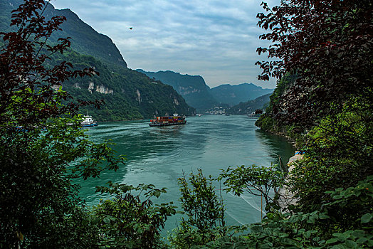 宜昌,三峡人家,长江,运输,航道,民俗,表演,风景,景点,旅游,高山,瀑布,河流,神秘,树木,植被,峡谷,壮观