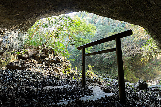 洞穴,日本