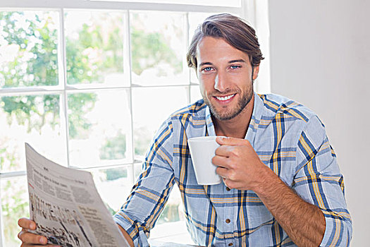 休闲,微笑,男人,咖啡,读报