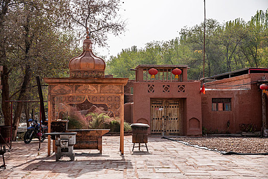 新疆泽普金胡杨国家森林园区长寿民俗文化村集市