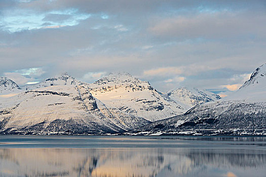 峡湾,冬天,挪威北部,挪威,欧洲
