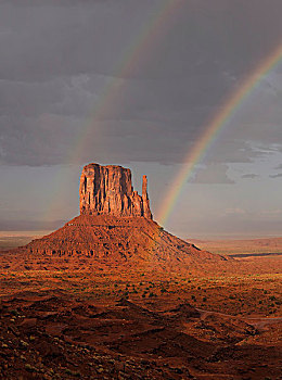 一对,彩虹,雷暴,晚间,亮光,西,棒球手套,孤立的丘,纪念碑谷,纳瓦霍人部落公园,纳瓦霍,国家,预留,亚利桑那,犹他,美国