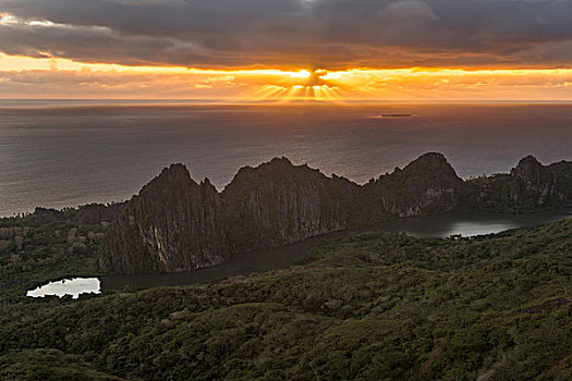 太阳,云,上方,南方,太平洋,后面,石头,北部省,格朗德特尔,新喀里多尼亚,大洋洲
