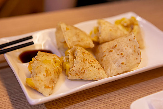 台湾人很喜欢也很好吃的早餐,玉米蛋饼