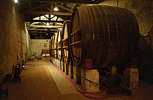 老,木质,发酵,桶,葡萄酒厂,郎格多克,朗格多克-鲁西永大区,法国,条纹状