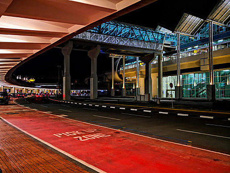 雅加达航站楼夜景