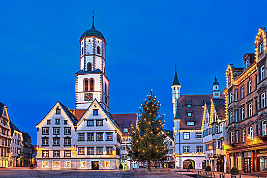 古建筑,市场,广场,教区教堂,市政厅,雕塑,圣诞树,黃昏,巴登符腾堡,德国,欧洲