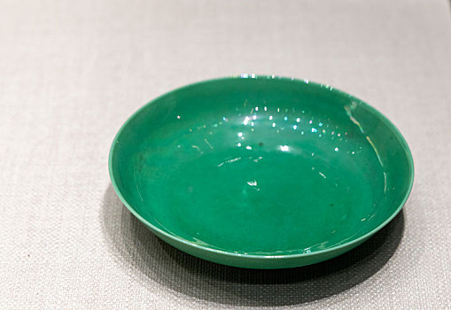 清代,绿釉瓷碟