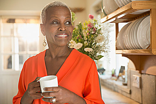 微笑,老年,女人,喝咖啡,厨房