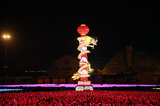 山东省日照市,超级灯会点亮全城,勾勒龙年盛世美景