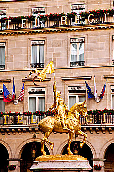 镀金,雕塑,圣女贞德,靠近,卢浮宫,巴黎,法国