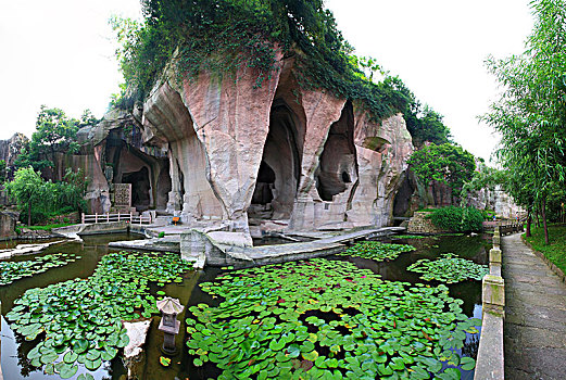 岩洞,水池