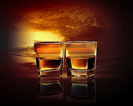 两个,玻璃杯,威士忌,海洋,插画,天空,背景