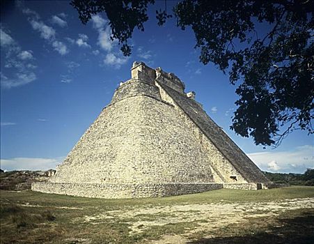 巫师金字塔,乌斯马尔,玛雅,尤卡坦半岛,墨西哥