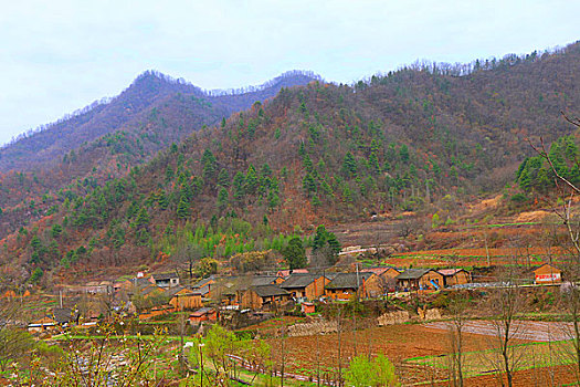 山村春雨后