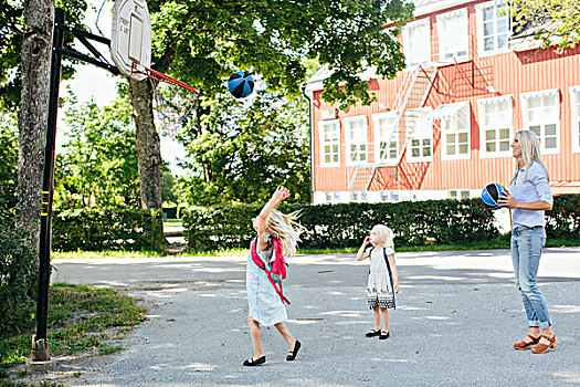 母亲,玩,篮球,女儿