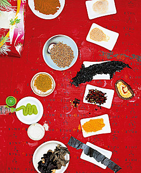 多样,盘子,亚洲,调味品,红色背景