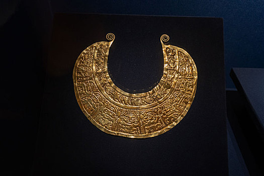 秘鲁中央银行附属博物馆西坎文化金颈饰
