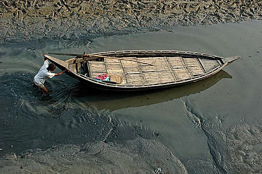 男人,推,船,河,东方,达卡,孟加拉,一月,2006年