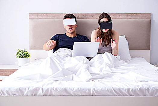 妻子,丈夫,虚拟现实,护目镜,床