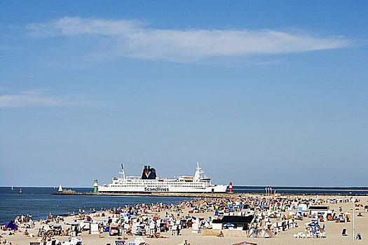 游客,海滩,渡轮,背景,罗斯托克,德国,俯视图