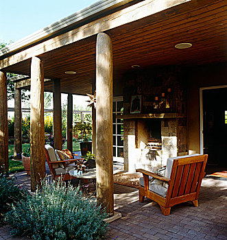 舒适,木质,花园椅,桌子,围绕,户外,壁炉,遮盖,平台,现代,房子,新墨西哥