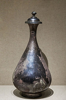 中国安徽博物院馆藏元代章仲英造银玉壶春瓶