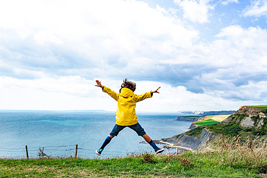 男孩,跳跃,悬崖顶,海洋,英国