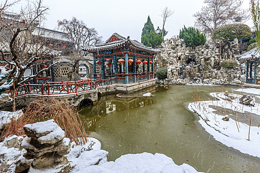 中国山东省潍坊市十笏园雪景