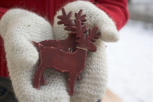 连指手套,拿着,两个,驯鹿,圣诞装饰