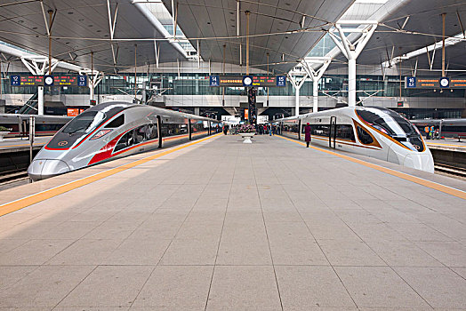 中国制造复兴号高铁列车