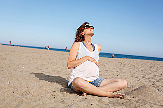 孕妇,坐,海滩