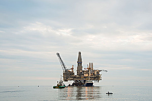 石油钻机,海中
