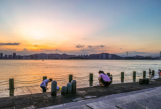 海上日落余辉