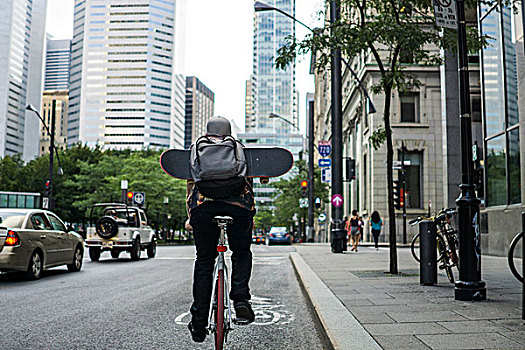 男青年,骑自行车,滑板,街上,高原,蒙特利尔,魁北克,加拿大