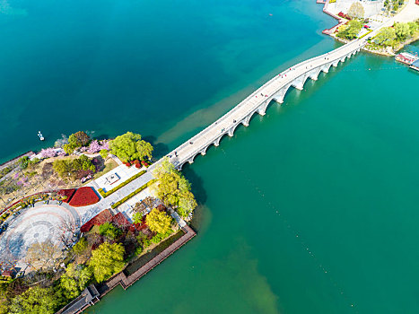 江苏东海,一湖春水,一幅美景