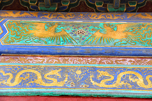 北京故宫交泰殿独特彩画,龙在下,凤在上