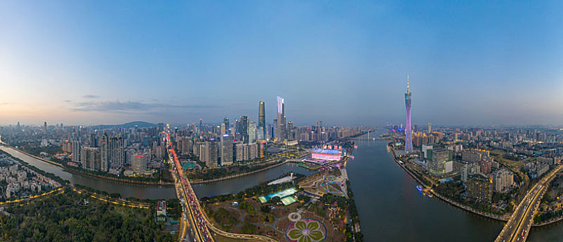 航拍广州塔珠江新城广州大桥夜景全景图