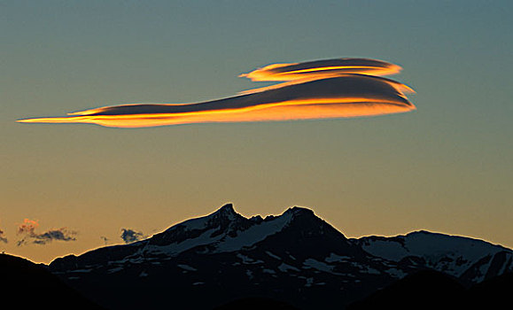 透镜状,云体,俯视,山顶,托雷德裴恩国家公园,巴塔哥尼亚,智利