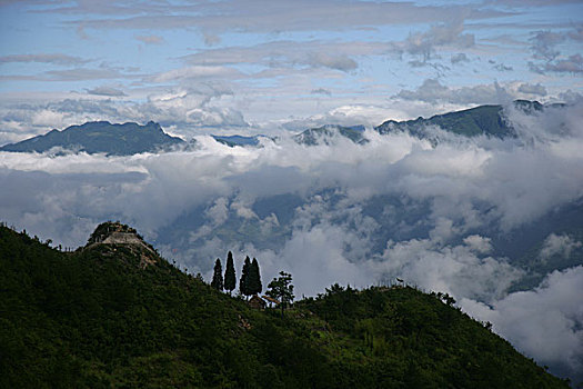 巫溪云台山清晨雨过天晴的云雾