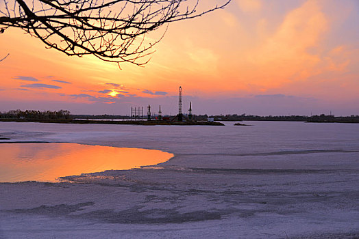 冬季油城晨光美