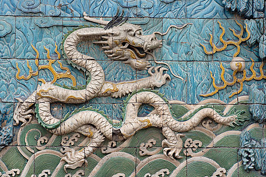 北京故宫的标志性建筑,九龙壁