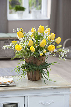 花束,黄色,郁金香属,绣线菊属,花瓶