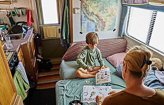 母亲,儿子,切,室外,绘画,露营车,玻利维亚,南美